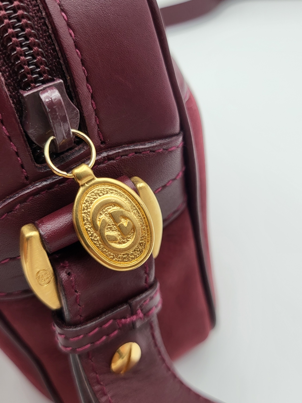 Gucci Suede Leather Crossbody Purse Bordeaux Italy, Authentic w/COA..RareVintage - Picture 7 of 16